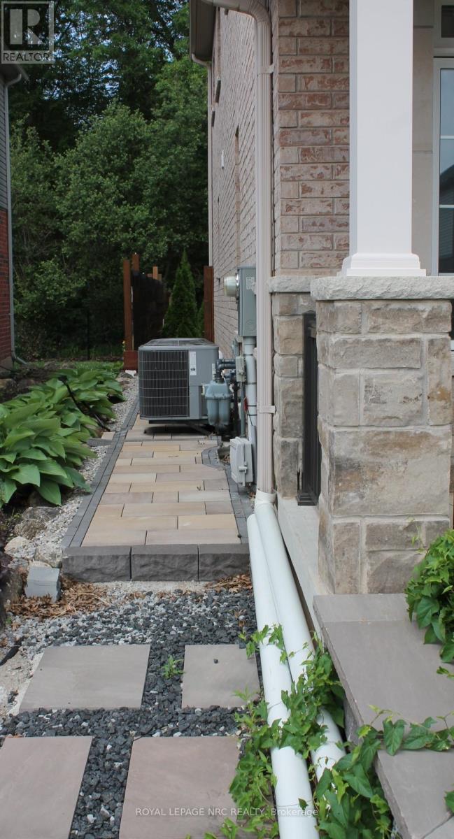 9397 Tallgrass Avenue, Niagara Falls, Ontario  L2G 0Y2 - Photo 3 - X13700932