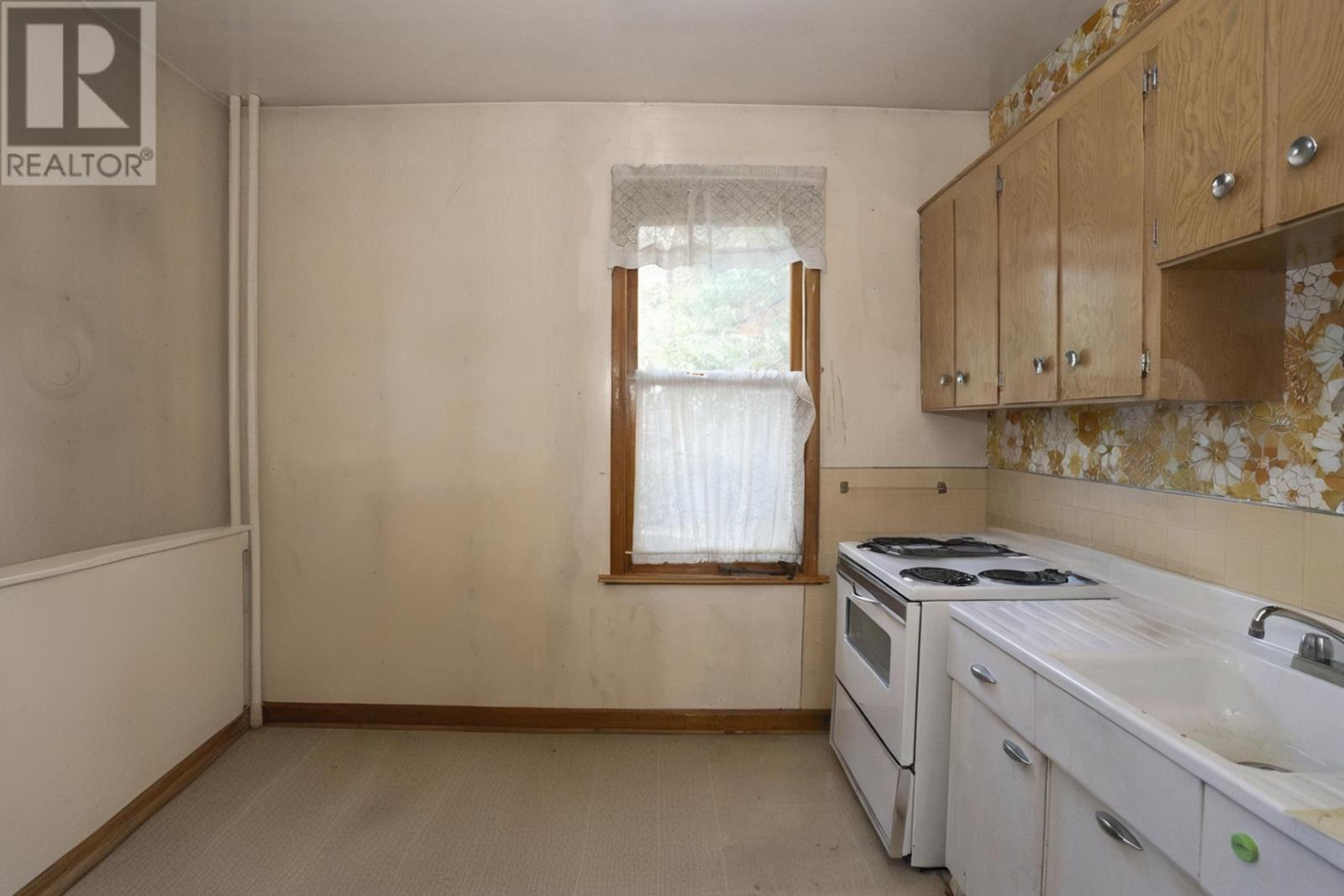 348 Ambrose St, Thunder Bay, Ontario  P7B 1L9 - Photo 11 - TB2602462