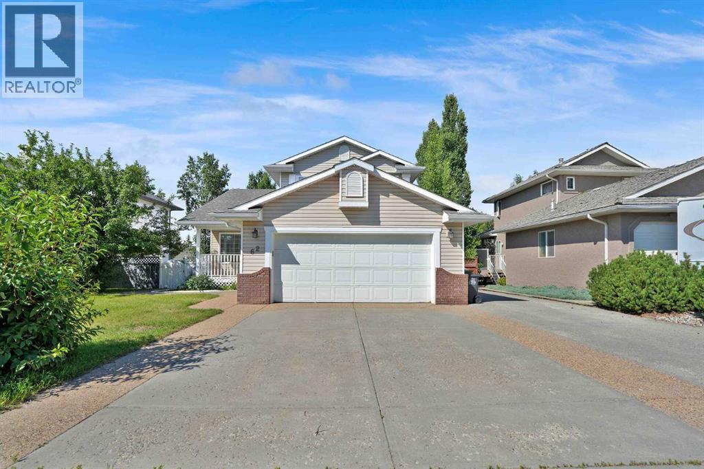 62 West Mitford Crescent, Cochrane, Alberta