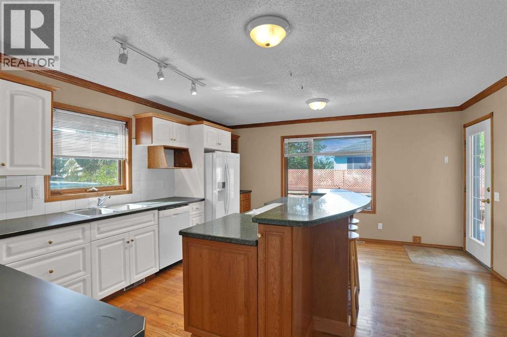 62 West Mitford Crescent, Cochrane, Alberta  T4C 1L2 - Photo 24 - A2338724