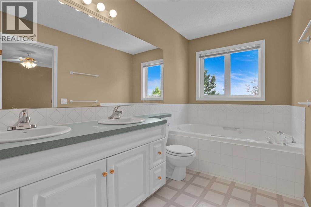 62 West Mitford Crescent, Cochrane, Alberta  T4C 1L2 - Photo 41 - A2338724