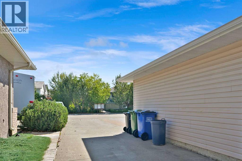62 West Mitford Crescent, Cochrane, Alberta  T4C 1L2 - Photo 5 - A2338724