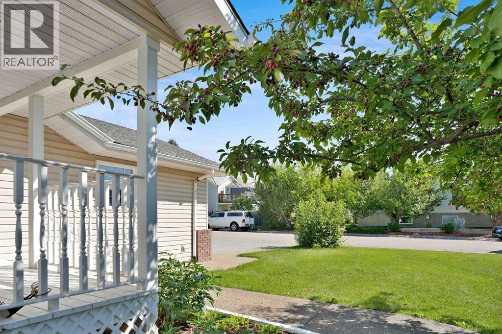 62 West Mitford Crescent, Cochrane, Alberta  T4C 1L2 - Photo 6 - A2338724