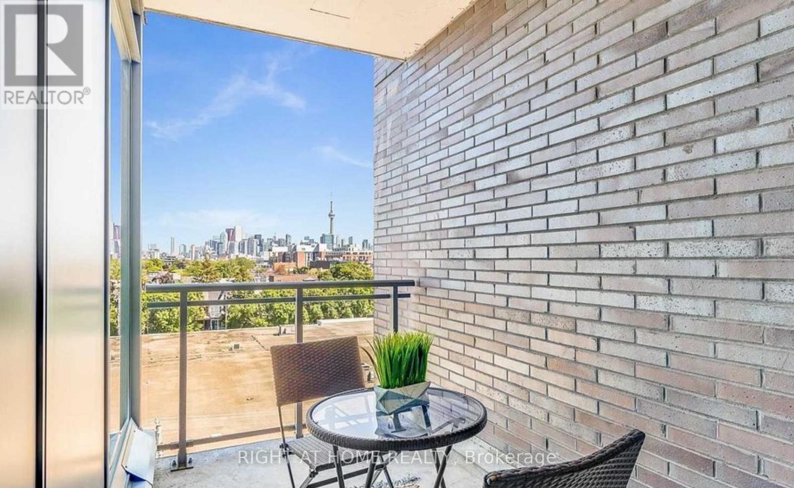 613 - 20 GLADSTONE AVENUE, Toronto, Ontario