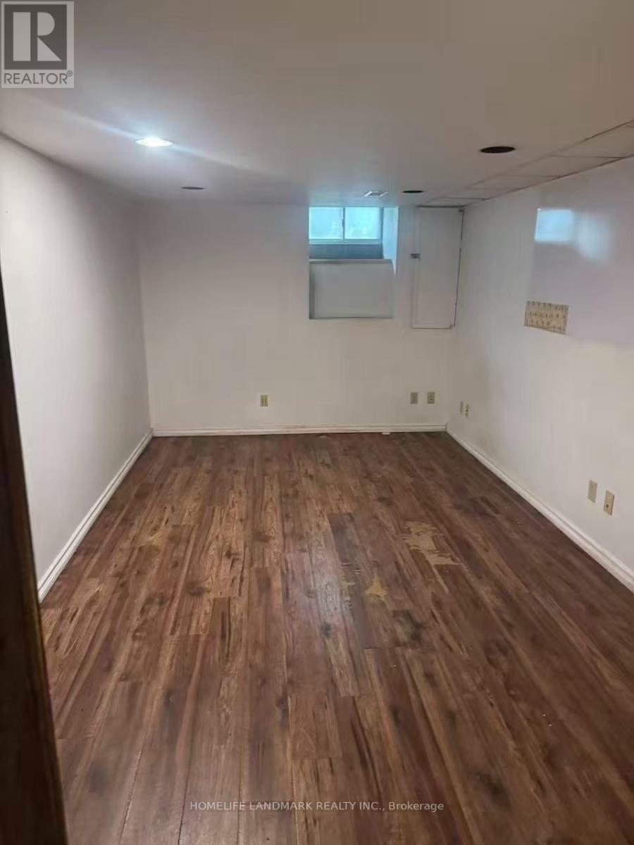 231 Clinton Street, Toronto, Ontario  M6G 2Y4 - Photo 11 - C13700808