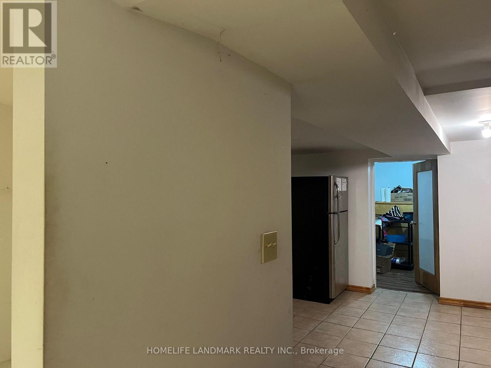 231 Clinton Street, Toronto, Ontario  M6G 2Y4 - Photo 5 - C13700808
