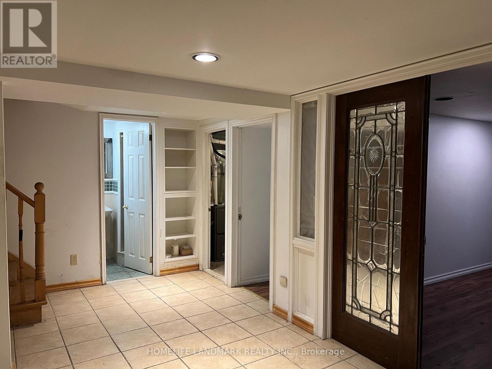 231 Clinton Street, Toronto, Ontario  M6G 2Y4 - Photo 8 - C13700808