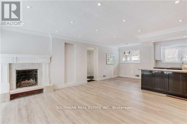 44 TREMONT CRESCENT, Toronto, Ontario