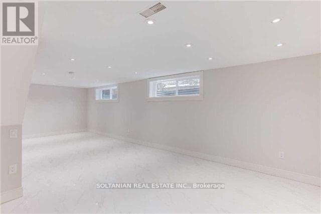44 Tremont Crescent, Toronto, Ontario  M3B 2S2 - Photo 11 - C13700810