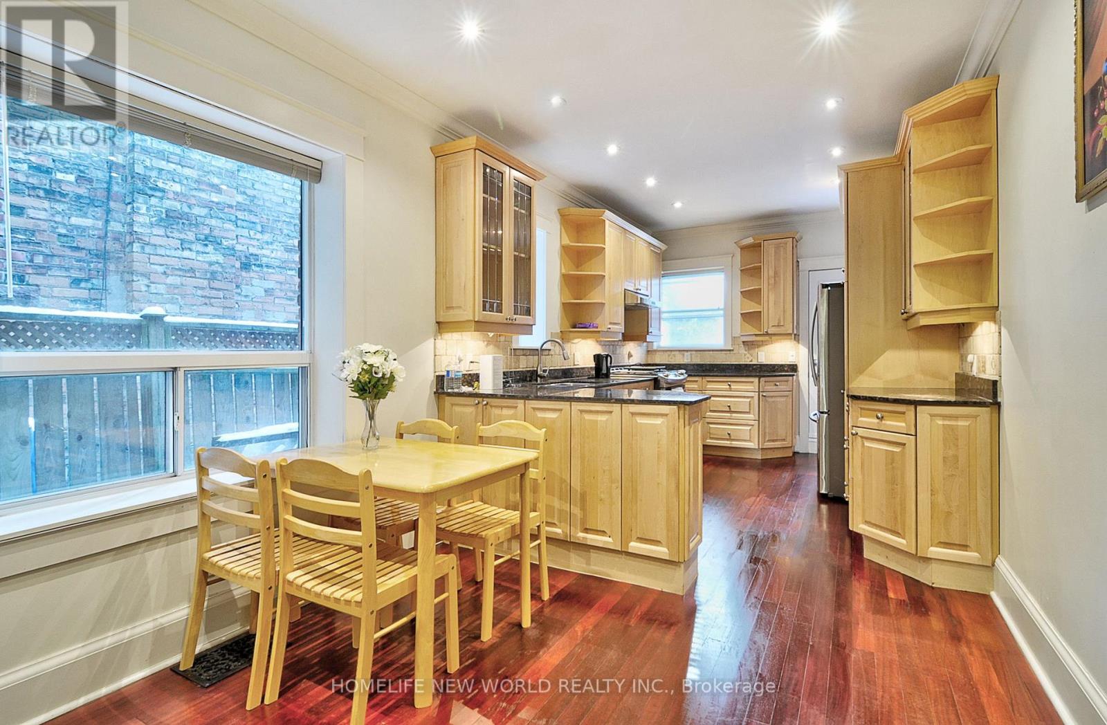 126 Mcgill Street, Toronto, Ontario  M5B 1H6 - Photo 2 - C13700894