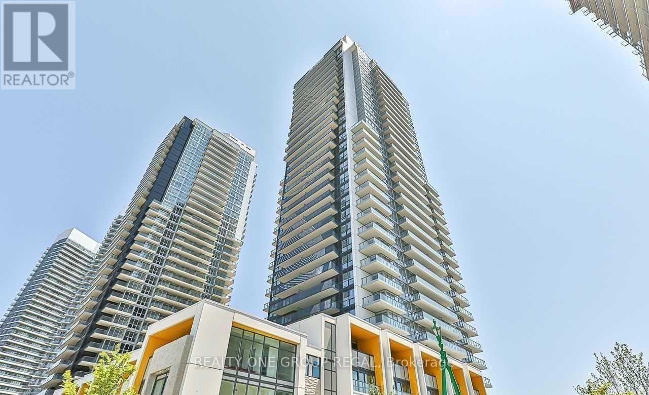 <div class="slider-price">$968,888</div><p>85 Mcmahon Drive, Toronto, Ontario</p>