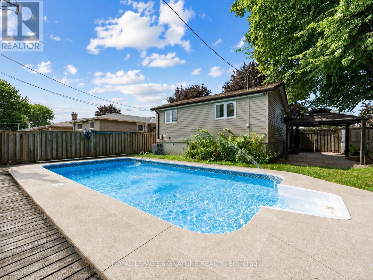 821 Krosno Boulevard, Pickering, Ontario  L1W 1G7 - Photo 25 - E13700828