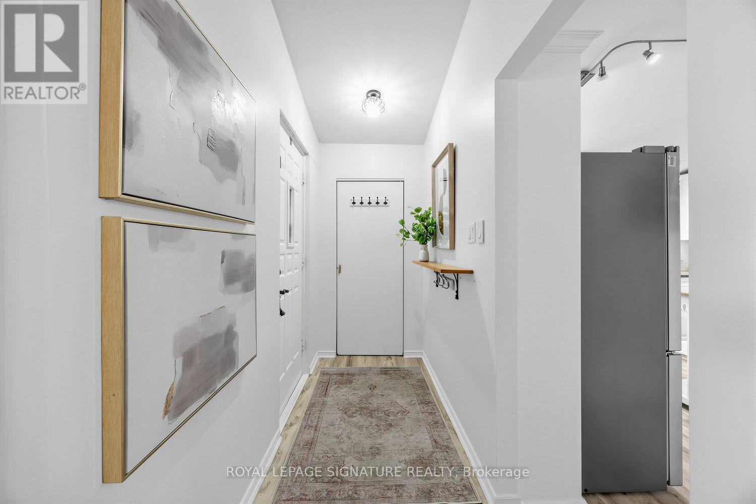 821 Krosno Boulevard, Pickering, Ontario  L1W 1G7 - Photo 3 - E13700828