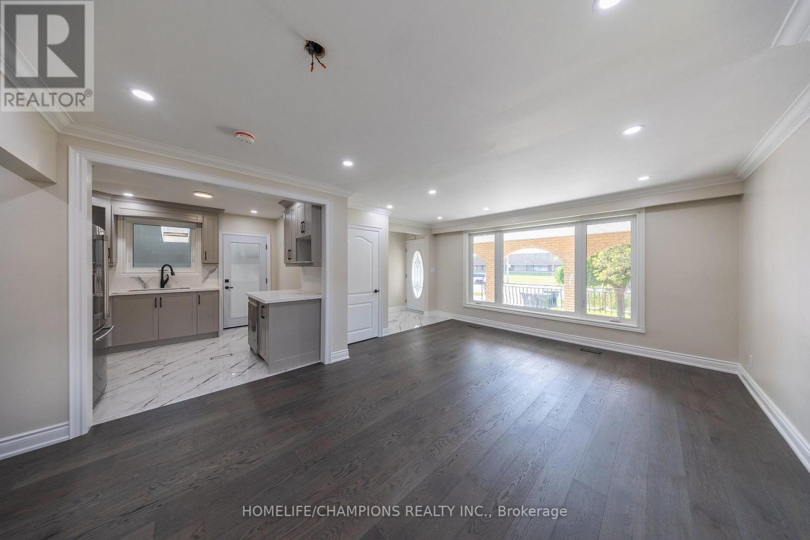 1083 Birchmount Road, Toronto, Ontario  M1K 1S6 - Photo 2 - E13701002
