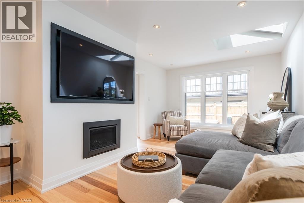 579 Fourth Line, Oakville, Ontario  L6L 5B1 - Photo 16 - 40857284