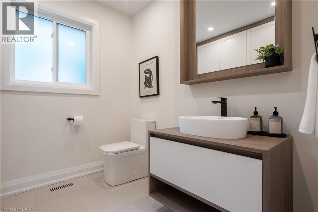 579 Fourth Line, Oakville, Ontario  L6L 5B1 - Photo 21 - 40857284