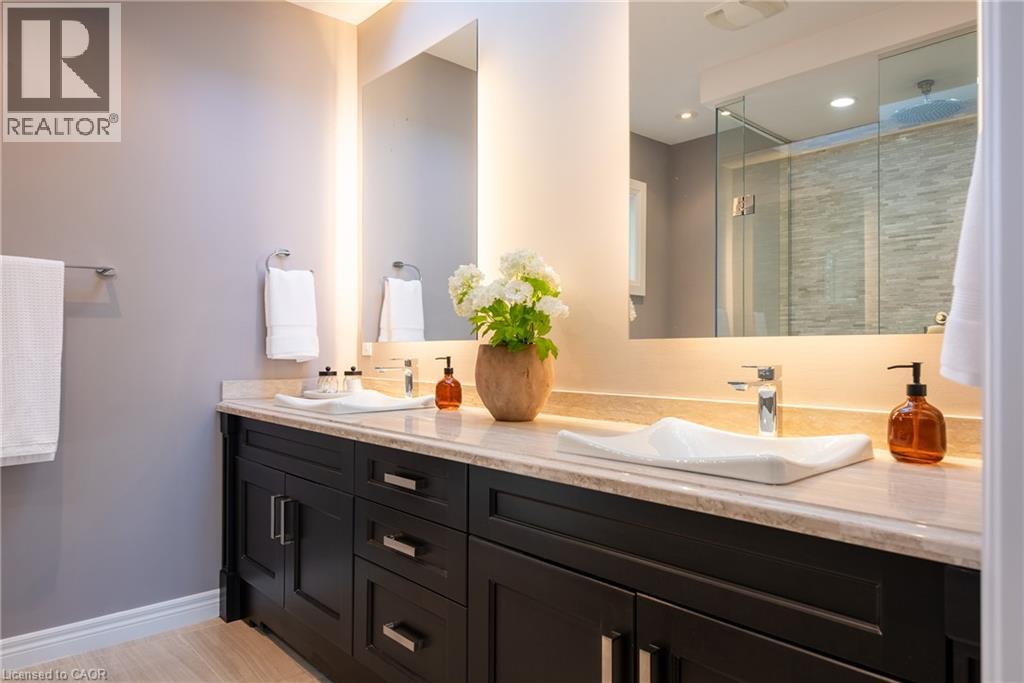 579 Fourth Line, Oakville, Ontario  L6L 5B1 - Photo 25 - 40857284