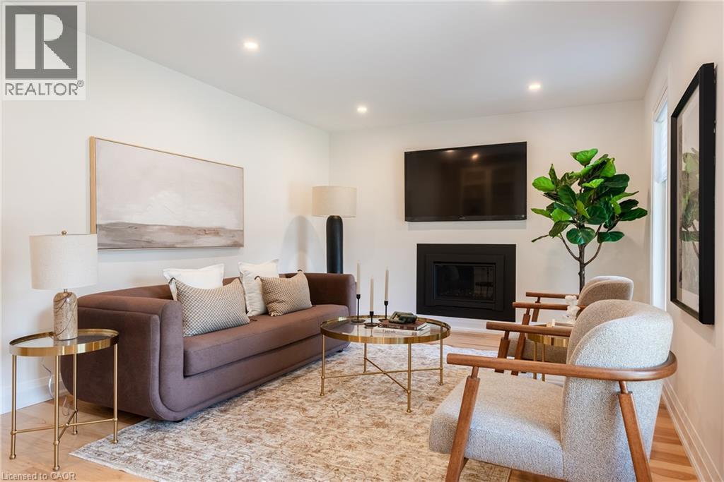 579 Fourth Line, Oakville, Ontario  L6L 5B1 - Photo 6 - 40857284