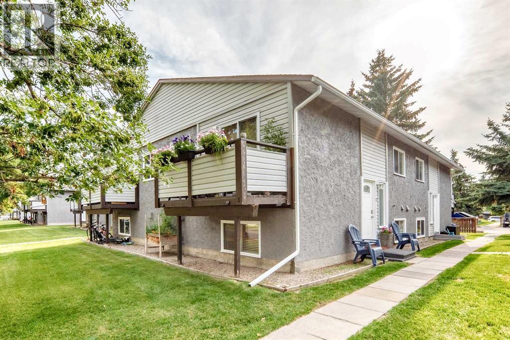 B, 109 Stanley Avenue, Okotoks, Alberta