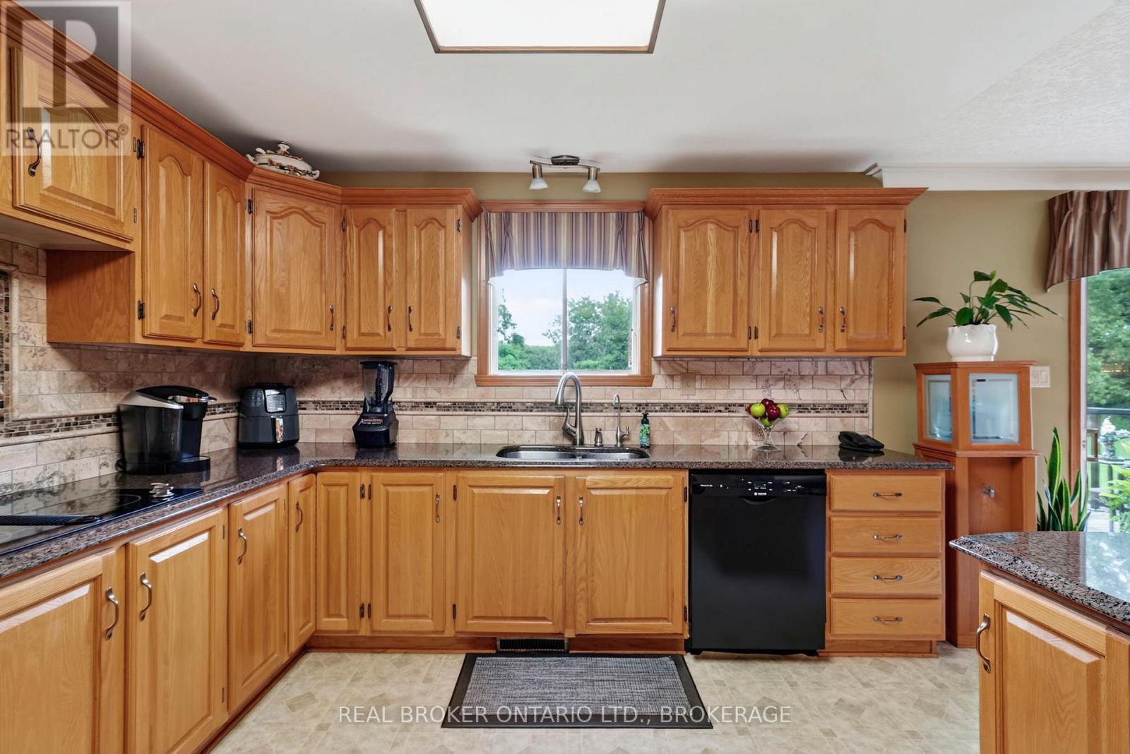 6495 Clifford Avenue, South Glengarry, Ontario K6H 7H9 - Photo 13 - X13701006