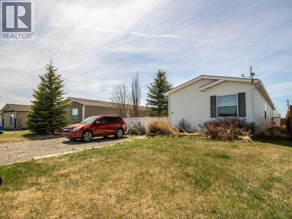 19 Noblefern Way, Sundre, Alberta  T0M 1X0 - Photo 2 - A2311032