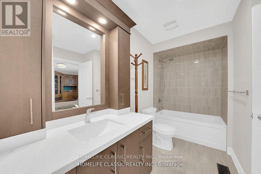 105 Mckenzie Way, Bradford West Gwillimbury (Bradford), Ontario  L3Z 4G6 - Photo 25 - N13700766