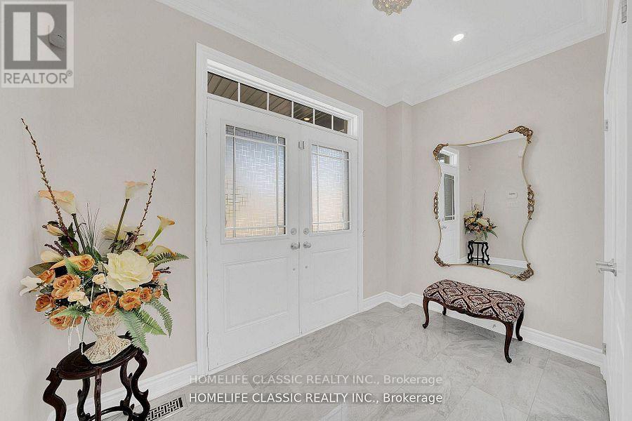105 Mckenzie Way, Bradford West Gwillimbury (Bradford), Ontario  L3Z 4G6 - Photo 3 - N13700766