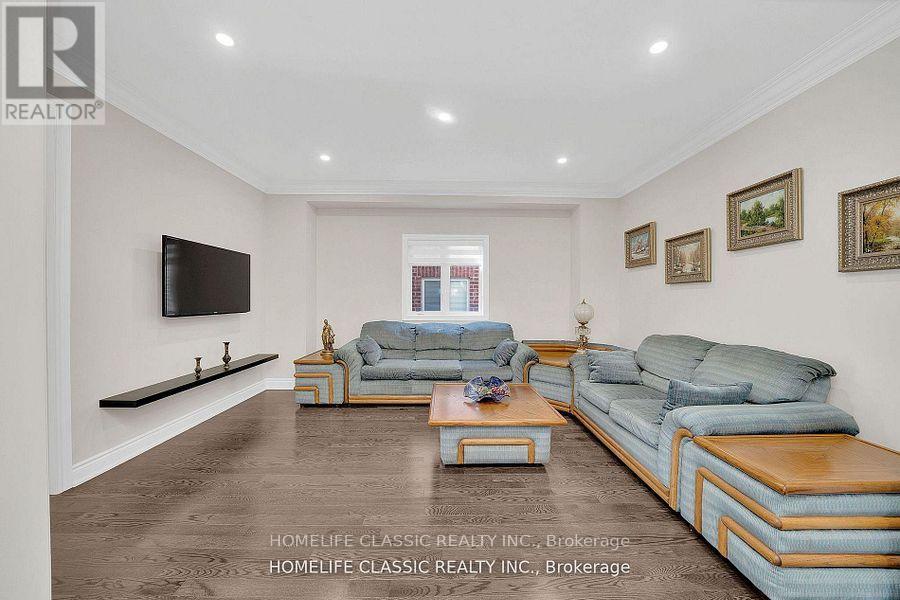 105 Mckenzie Way, Bradford West Gwillimbury (Bradford), Ontario  L3Z 4G6 - Photo 7 - N13700766