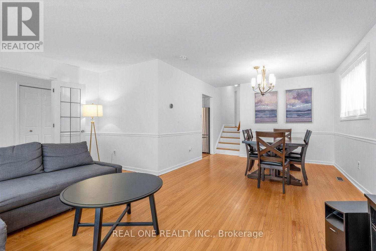 10 Devins Drive, Aurora, Ontario  L4G 2Z1 - Photo 4 - N13700902