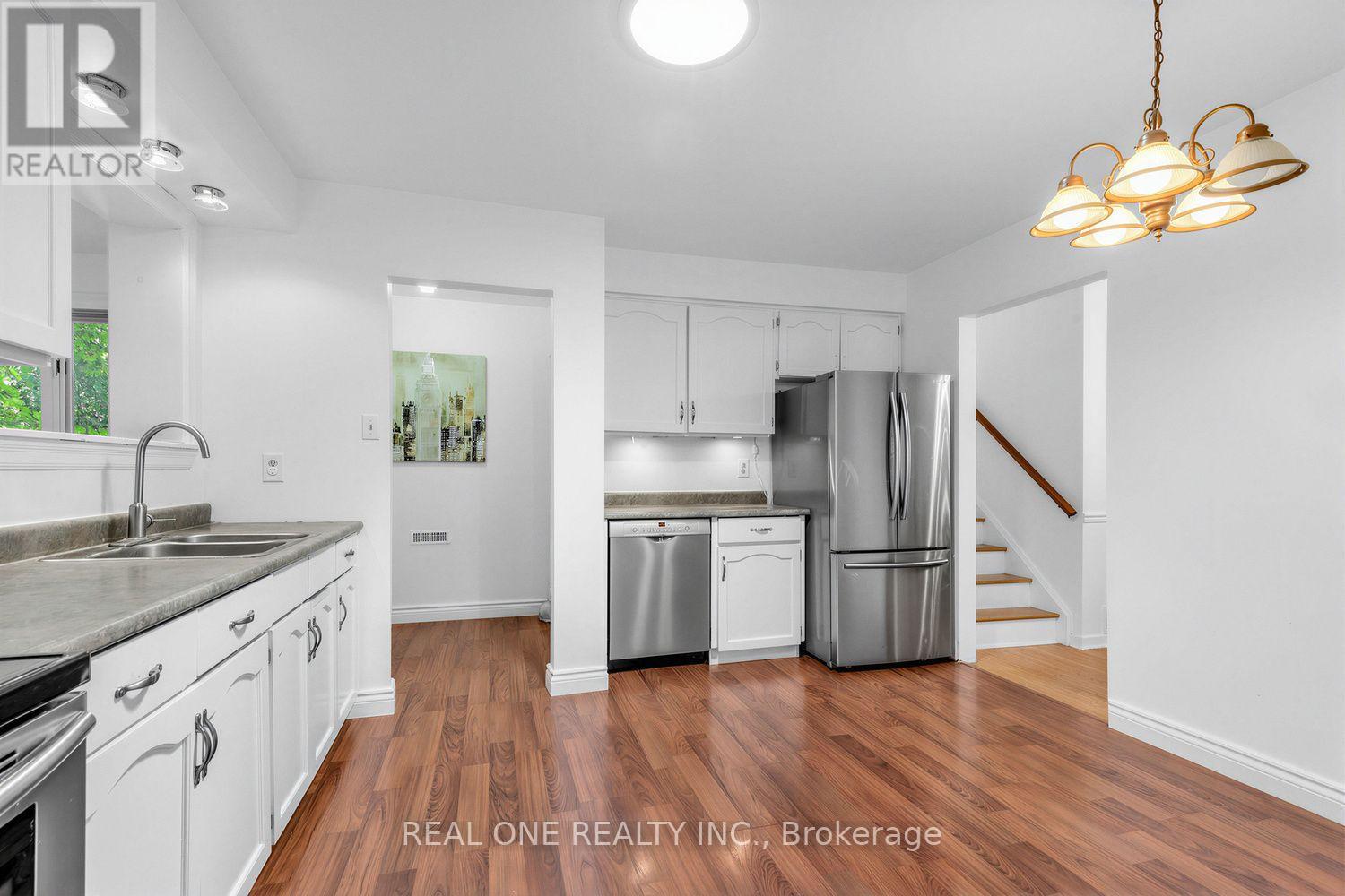 10 Devins Drive, Aurora, Ontario  L4G 2Z1 - Photo 5 - N13700902