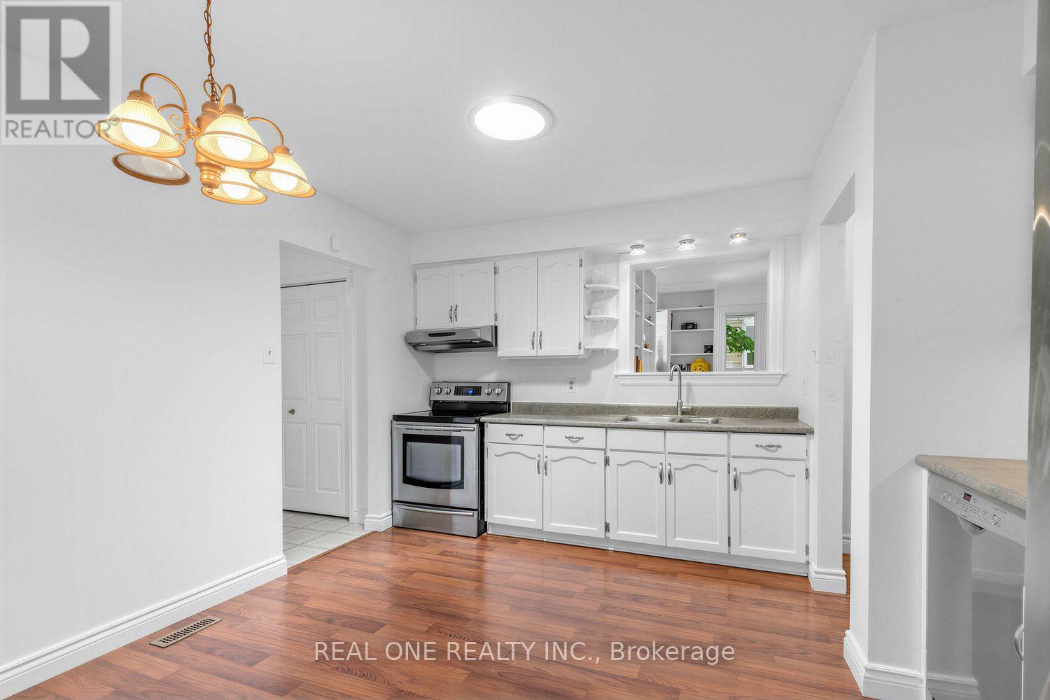 10 Devins Drive, Aurora, Ontario  L4G 2Z1 - Photo 6 - N13700902