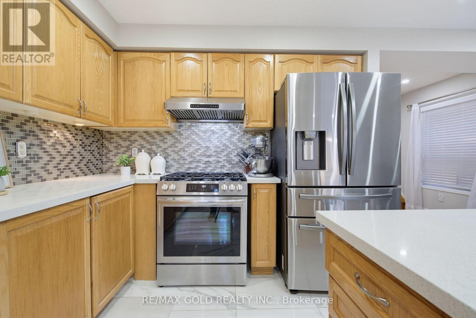 46 Sand Cherry Crescent, Brampton, Ontario L6R 3B1 - Photo 12 - W13698034