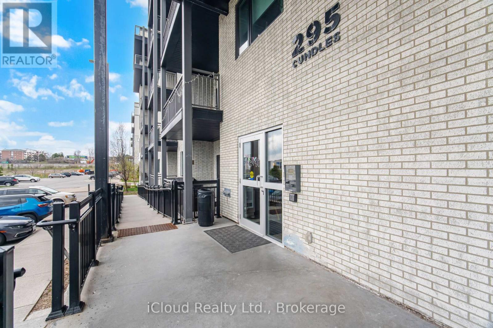 208 - 295 Cundles Road E, Barrie, Ontario  L4M 0K8 - Photo 8 - S13700830