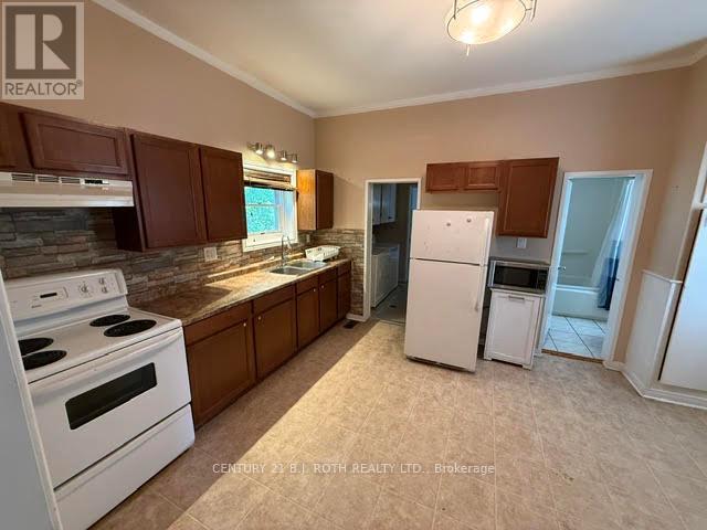 26 Caroline Street, Barrie (City Centre), Ontario  L4N 2S3 - Photo 4 - S13700878