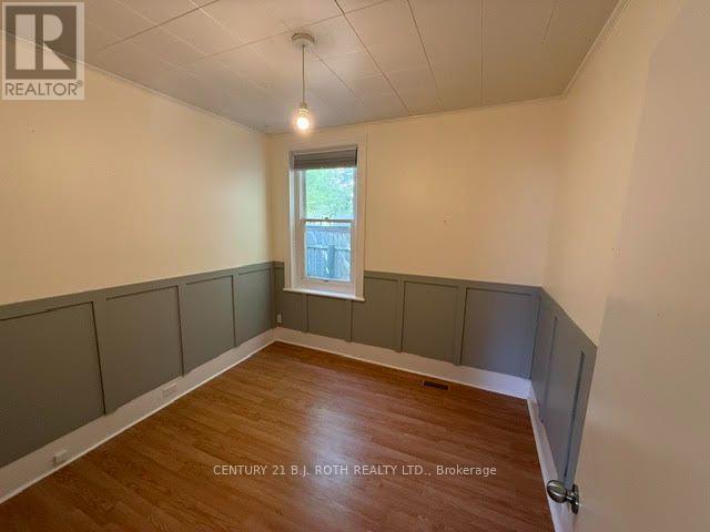 26 Caroline Street, Barrie (City Centre), Ontario  L4N 2S3 - Photo 8 - S13700878