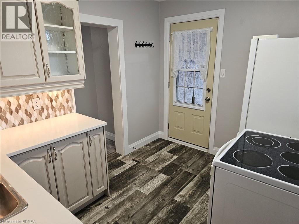 71 Grand River Street S, Paris, Ontario  N3L 2B5 - Photo 13 - 40855993