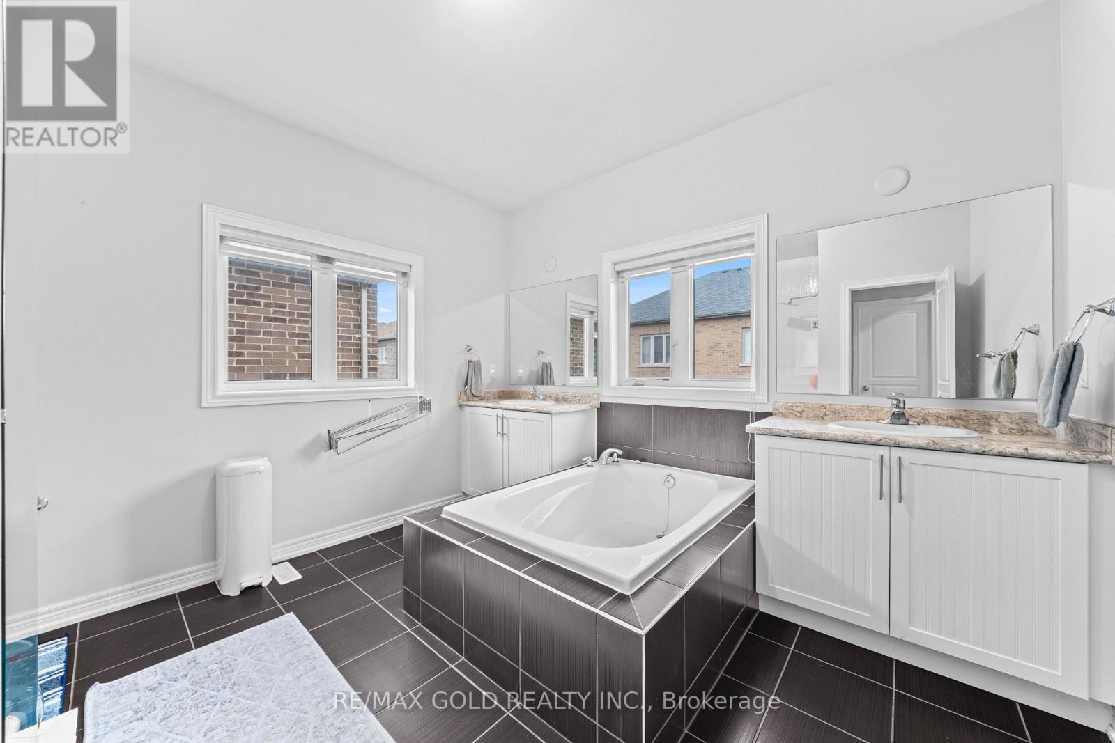 9 Goderich Drive, Brampton, Ontario  L7A 5A7 - Photo 27 - W13700772