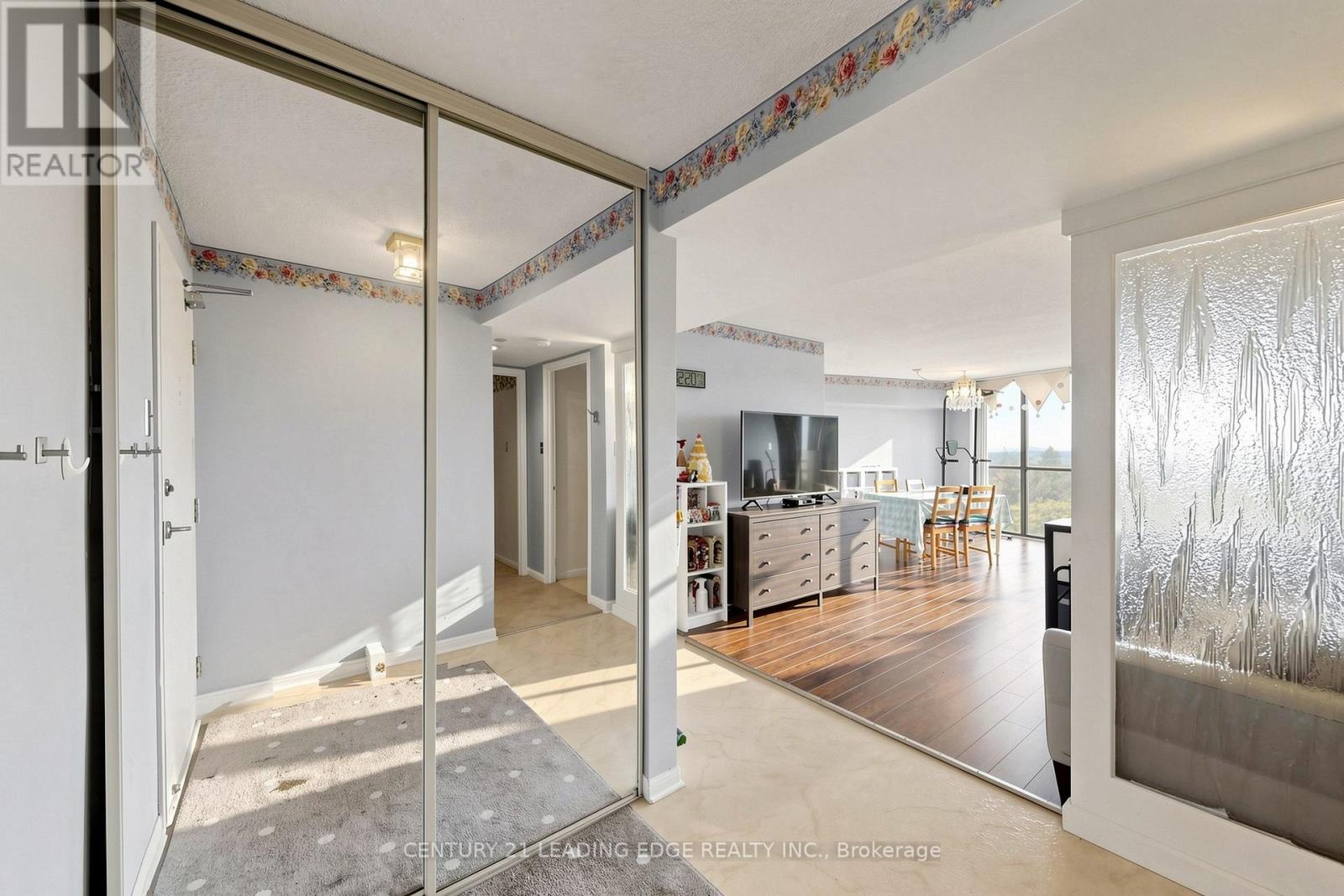 1106 - 1230 Marlborough Court W, Oakville, Ontario  L6H 3K6 - Photo 2 - W13700864