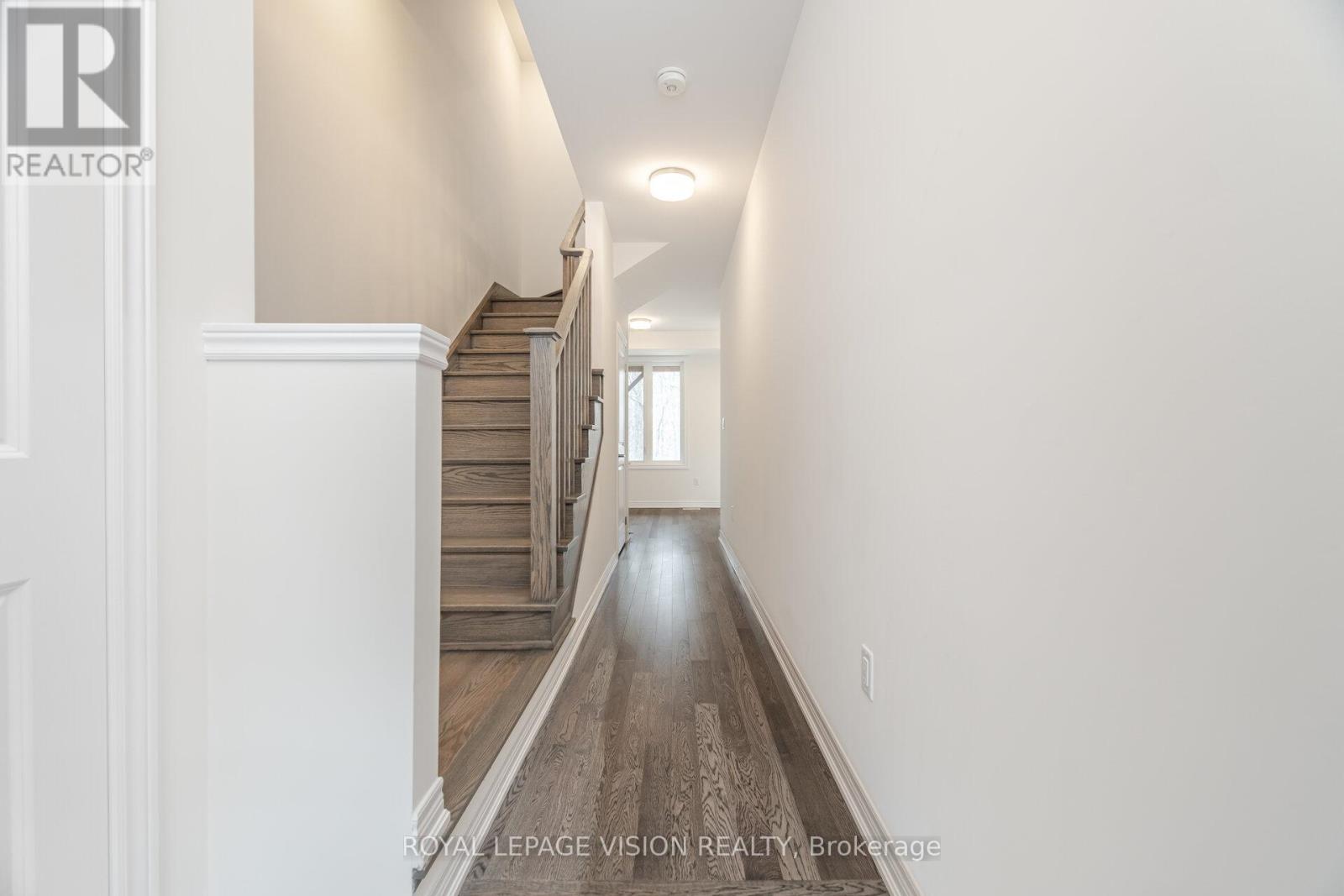 61 Folcroft Street, Brampton, Ontario  L6Y 6L3 - Photo 4 - W13700884