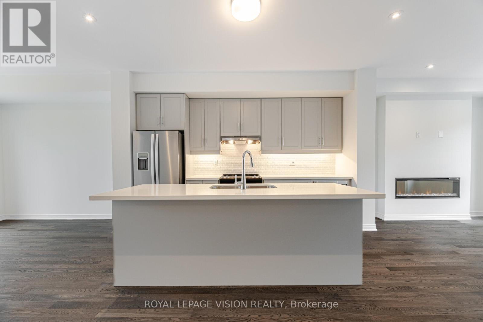 61 Folcroft Street, Brampton, Ontario  L6Y 6L3 - Photo 7 - W13700884