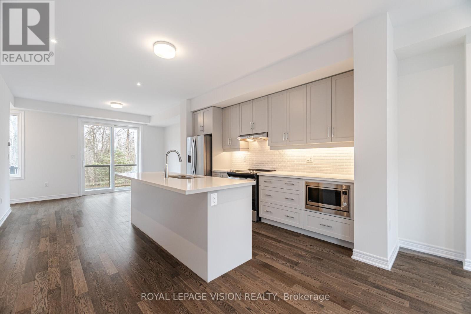 61 Folcroft Street, Brampton, Ontario  L6Y 6L3 - Photo 8 - W13700884