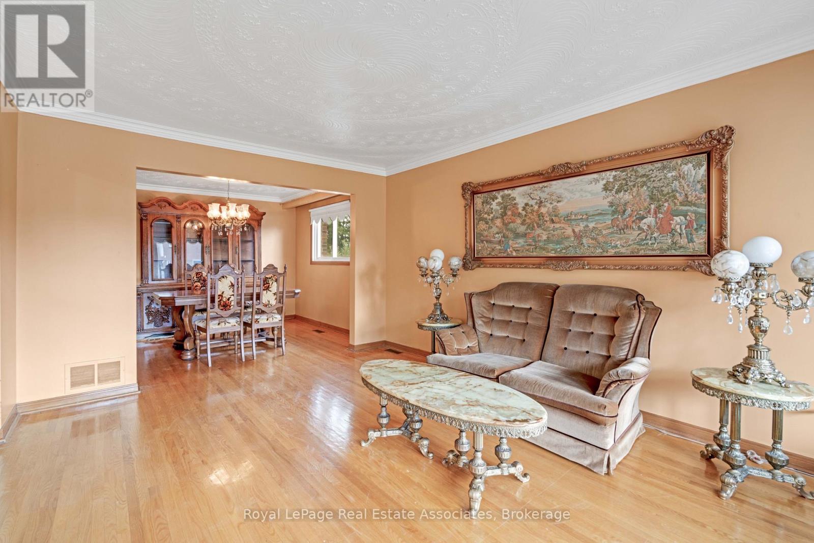 2535 Privet Crescent, Mississauga, Ontario  L5B 2S5 - Photo 9 - W13700886