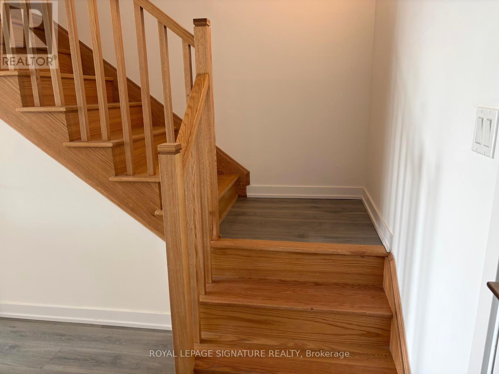 Ph806 - 2433 Dufferin Street W, Toronto, Ontario  M6E 3T3 - Photo 10 - W13700888