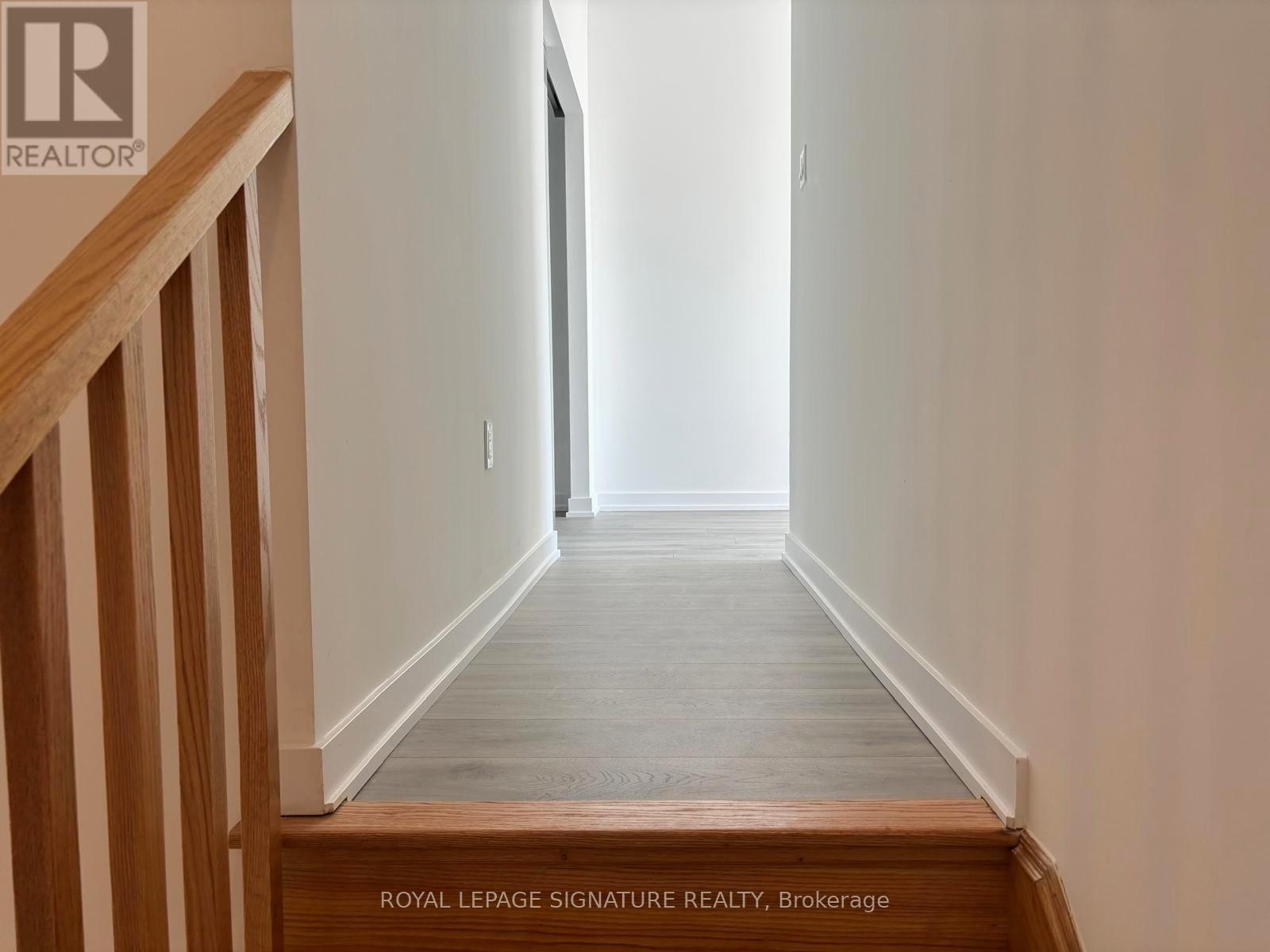 Ph806 - 2433 Dufferin Street W, Toronto, Ontario  M6E 3T3 - Photo 11 - W13700888