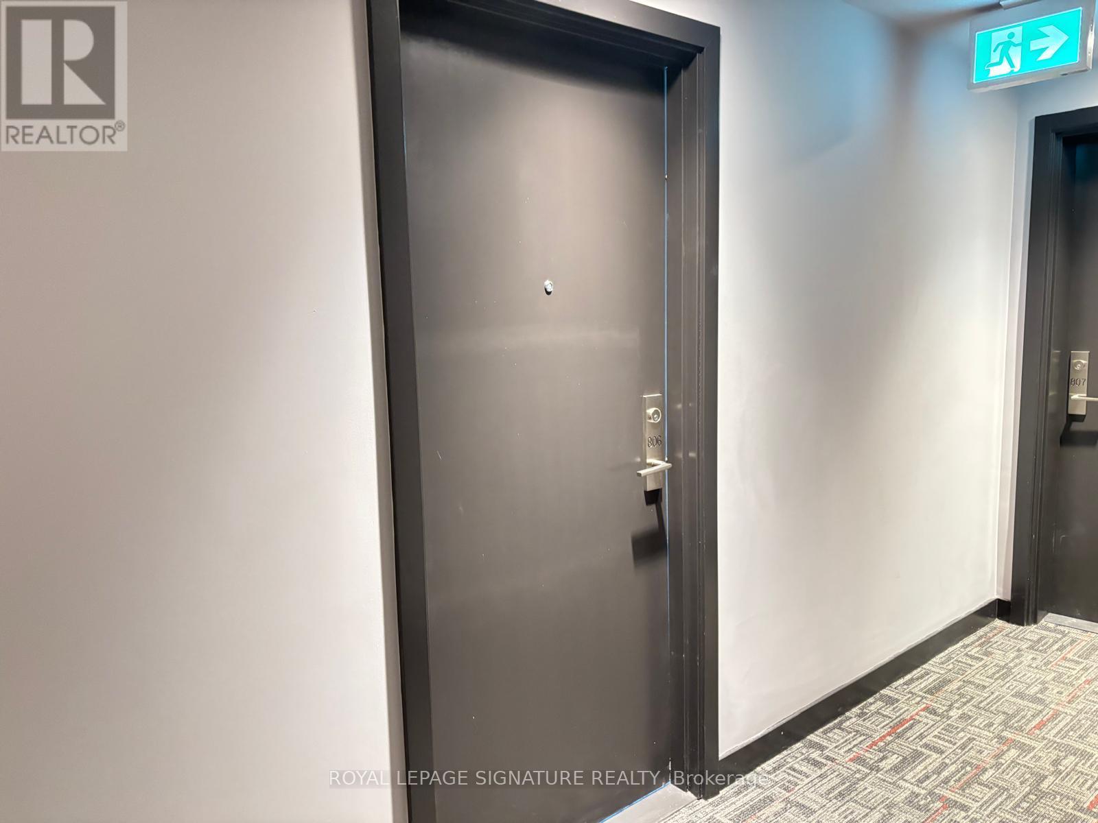 Ph806 - 2433 Dufferin Street W, Toronto, Ontario  M6E 3T3 - Photo 2 - W13700888