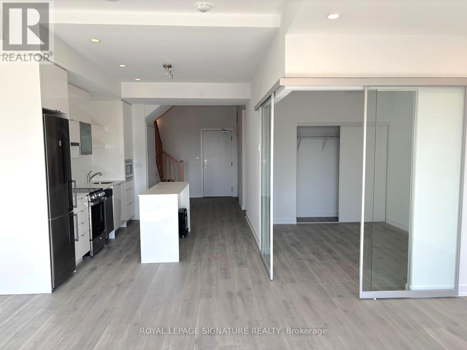 Ph806 - 2433 Dufferin Street W, Toronto, Ontario  M6E 3T3 - Photo 7 - W13700888