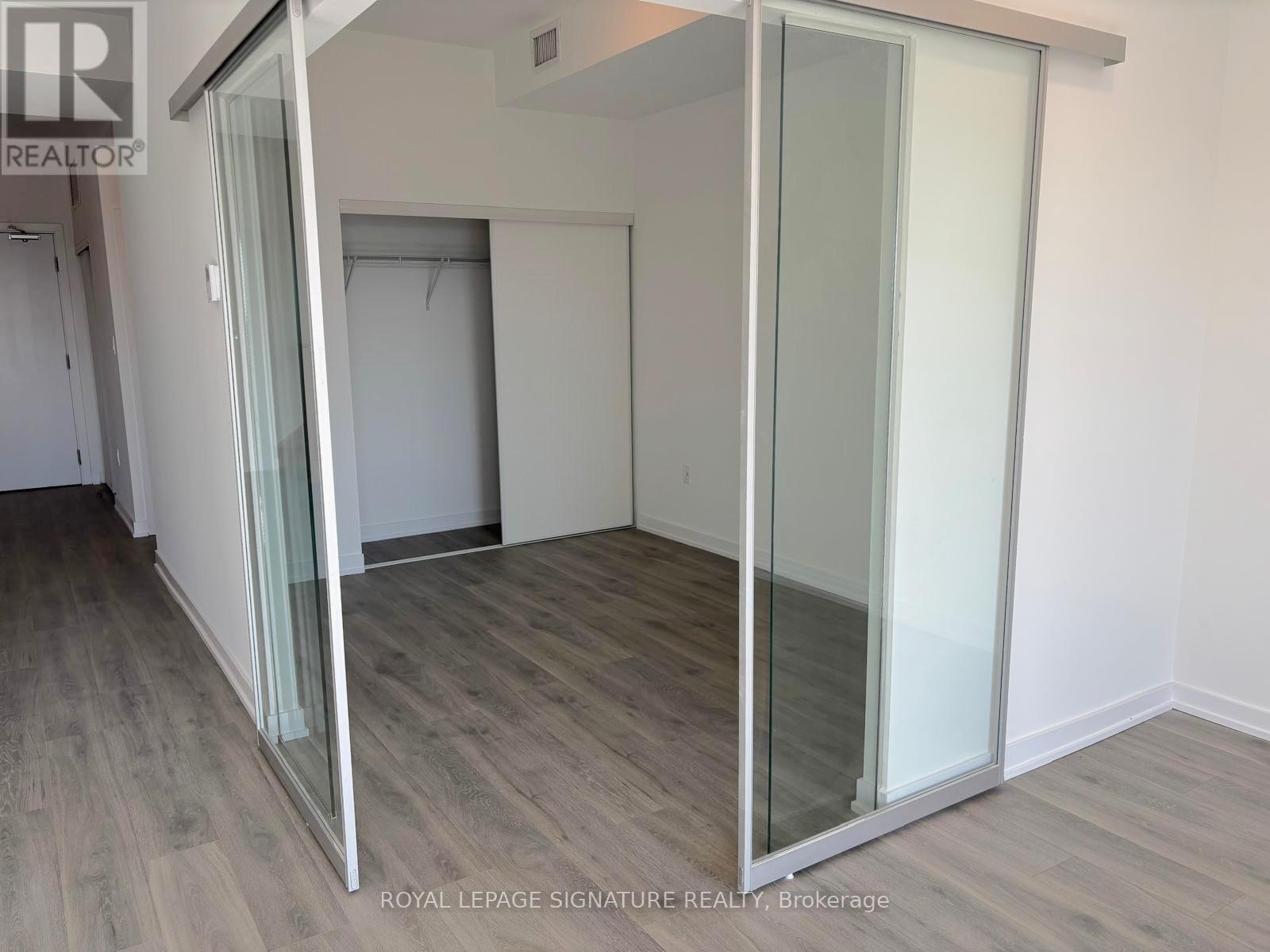 Ph806 - 2433 Dufferin Street W, Toronto, Ontario  M6E 3T3 - Photo 8 - W13700888