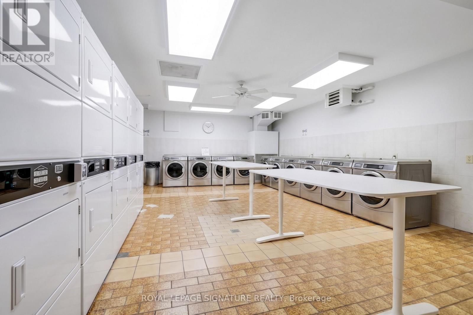 2304 - 3390 Weston Road, Toronto, Ontario  M9M 2X3 - Photo 11 - W13700920