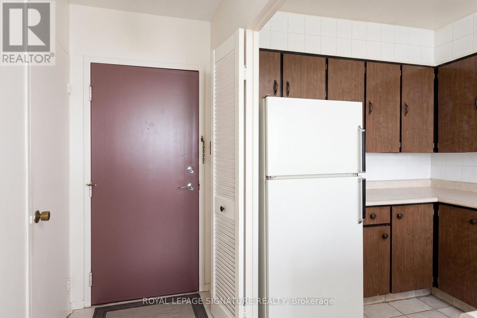 2304 - 3390 Weston Road, Toronto, Ontario  M9M 2X3 - Photo 2 - W13700920