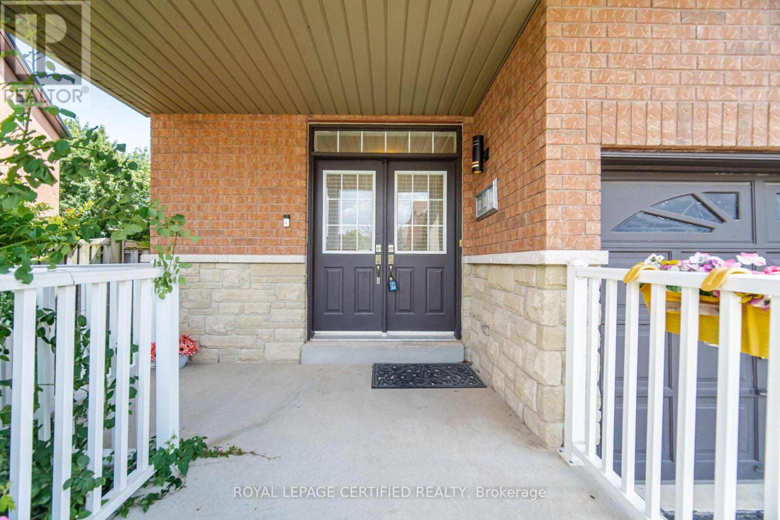 426 Black Drive, Milton, Ontario L9T 6S1 - Photo 5 - W13700938